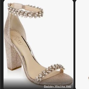 Jeweled by Badgley Mischka (mayra ankle strap in rose gold)